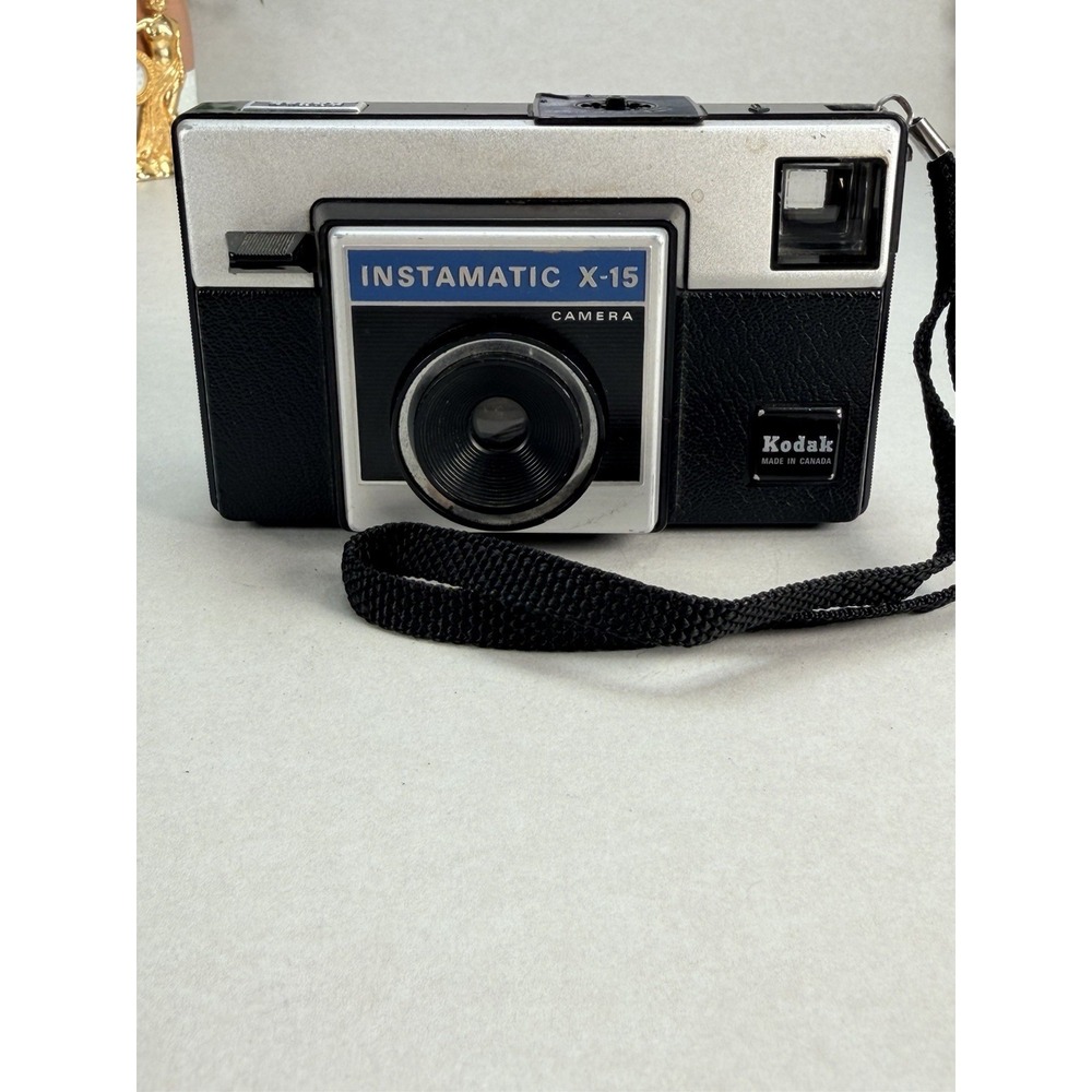 Vintage Kodak Instamatic X-15 126 Film Camera Point Shoot Retro Made in Canada